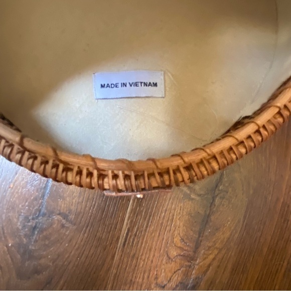 World Market Boho Chic Round Woven Wicker Tan Crossbody Bag adjustable strap - Picture 4 of 10